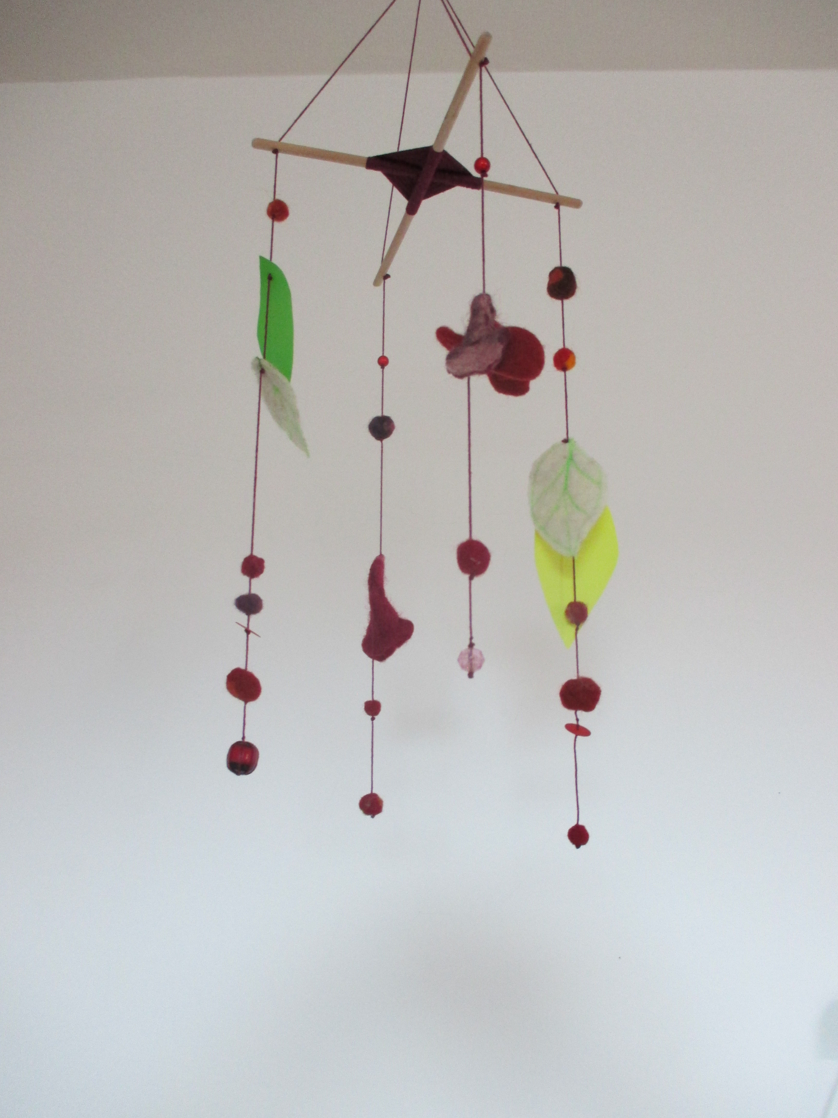 mobile fleur et feuille