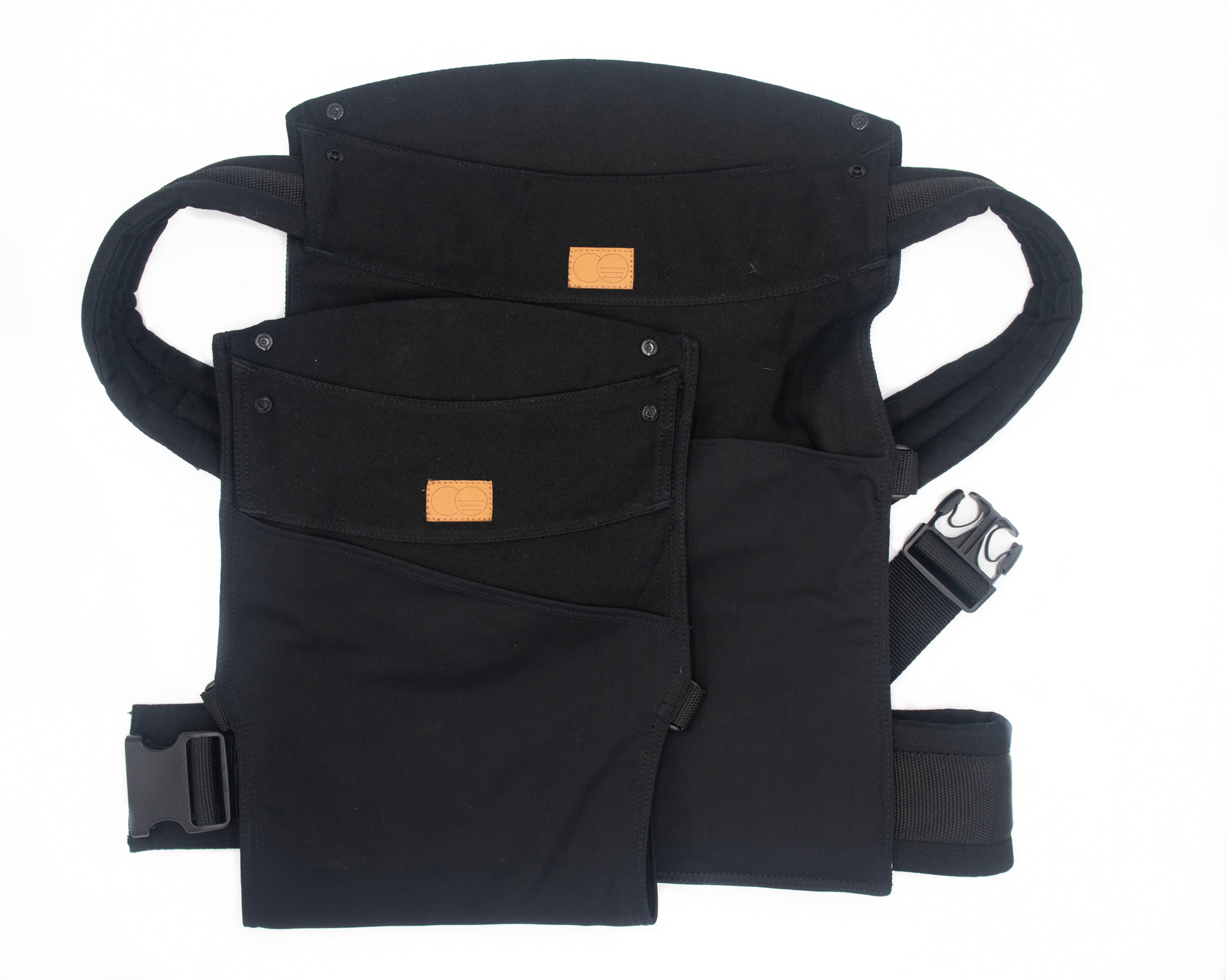 Black baby carrier CO Carrier Complete Set - Classic Black, front and side view.