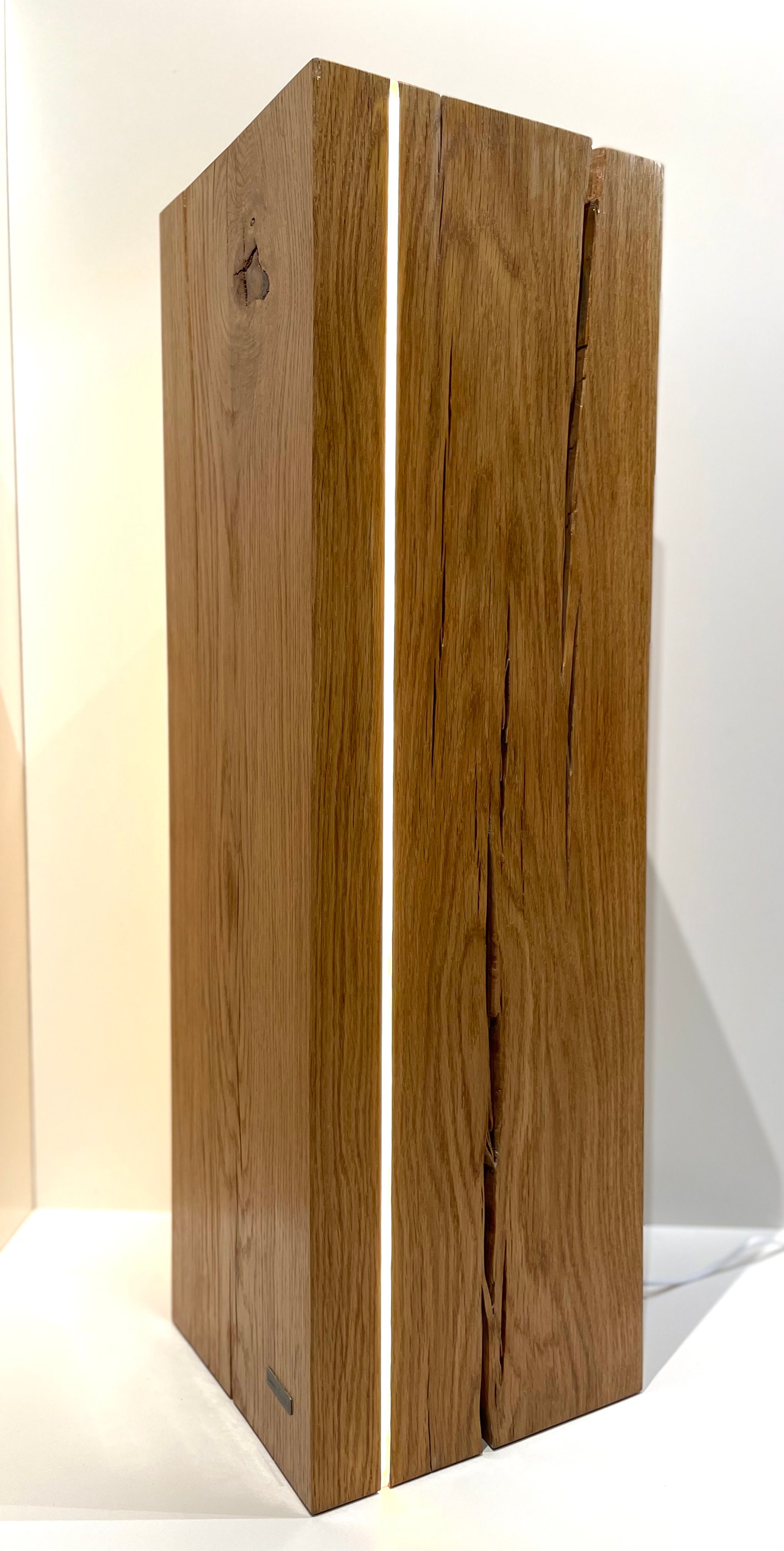 Design-Holzstehle Eiche mit umlaufender dezenter LED-Beleuchtung