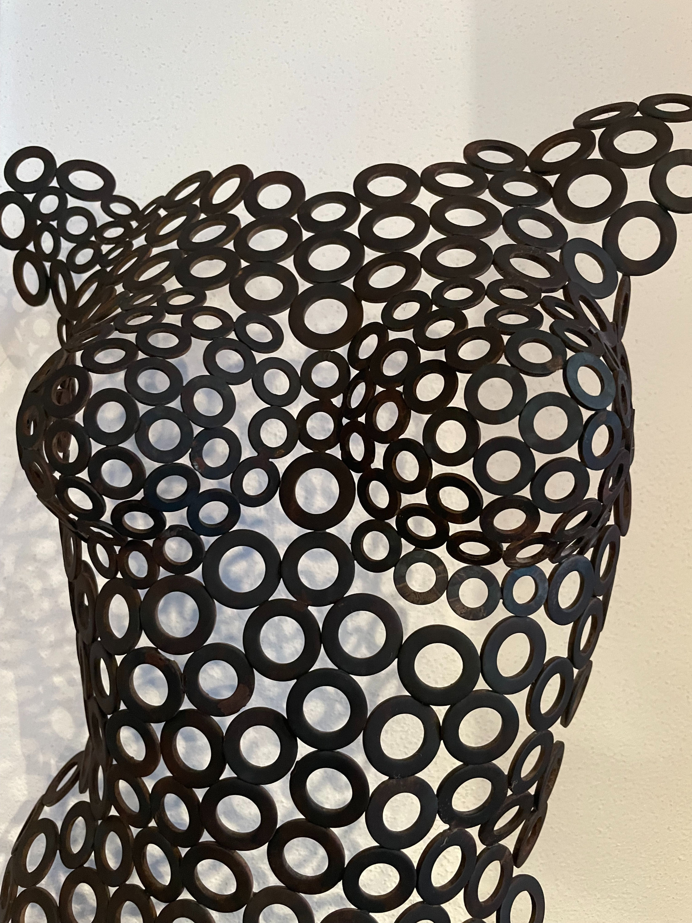 Moderne Metallskulptur „Feminine Silhouette“