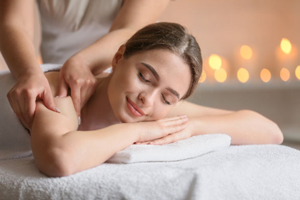 woman-massage_VH22RVC5UT.jpg