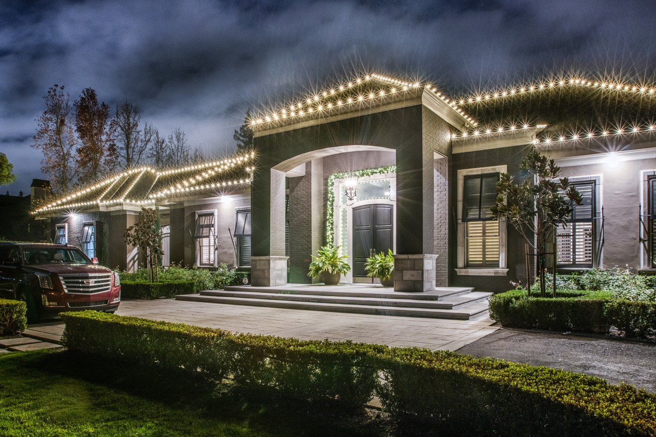 Modern home with roofline lighting