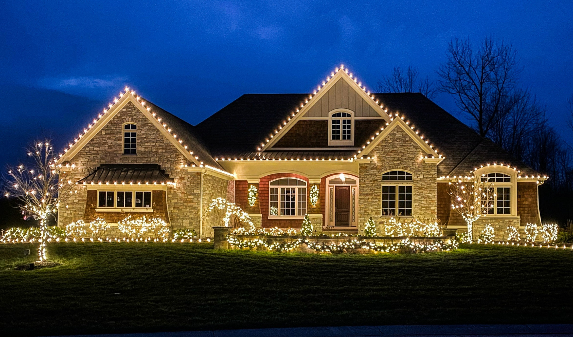 About Us Christmas Decor by Curb Infusion Pro Lighting About Us Christmas Decor by Curb Infusion Pro Lighting