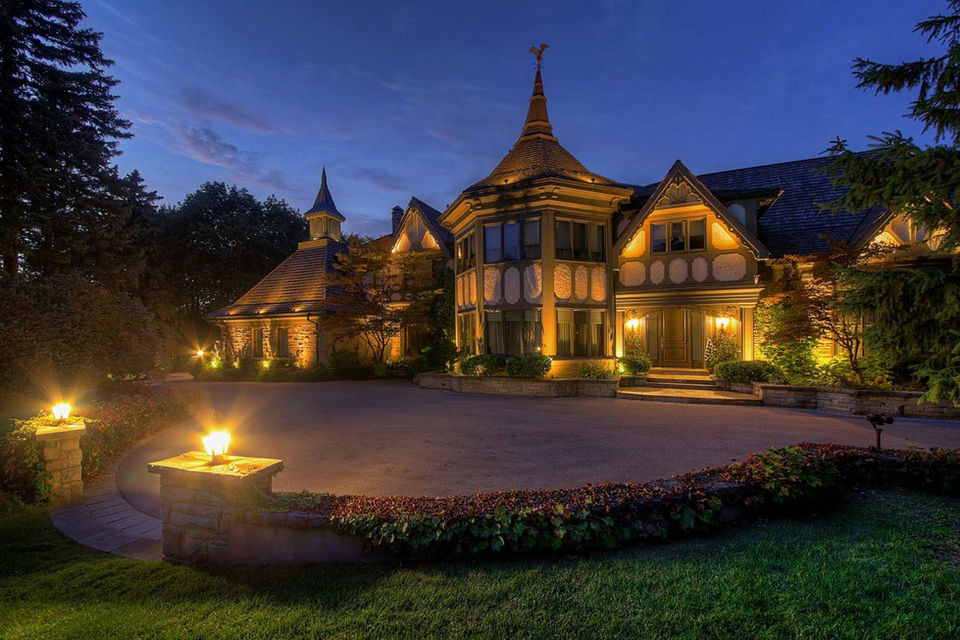 Christmas Decor by Curb Infusion - Holiday Lighting Installers - Boston - Cape Cod - South Shore - Metro West - Massachusetts - Landscape Lighting Page - 7