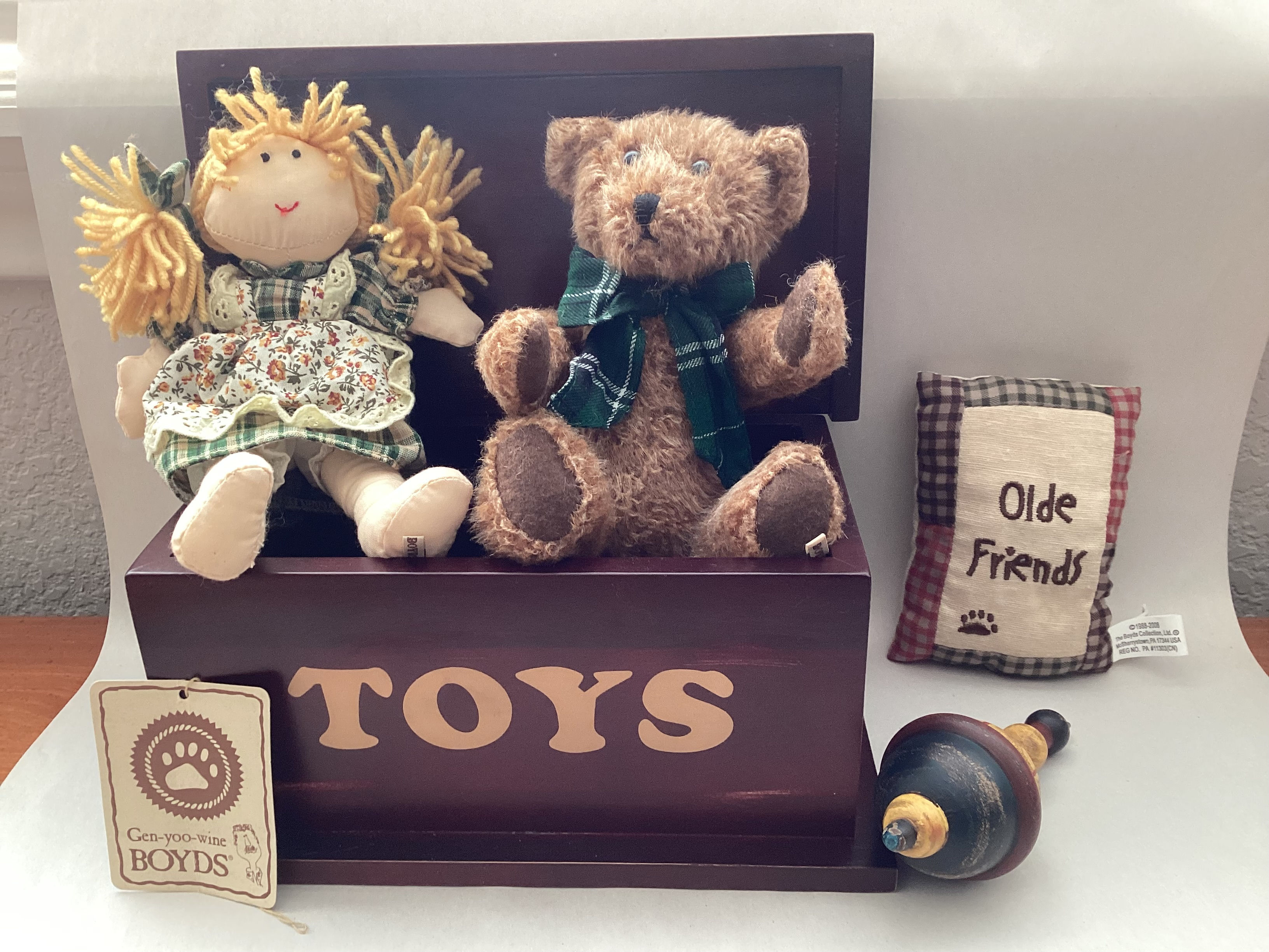 Boyd Bears Special Toy Box Of Friendship and Memories