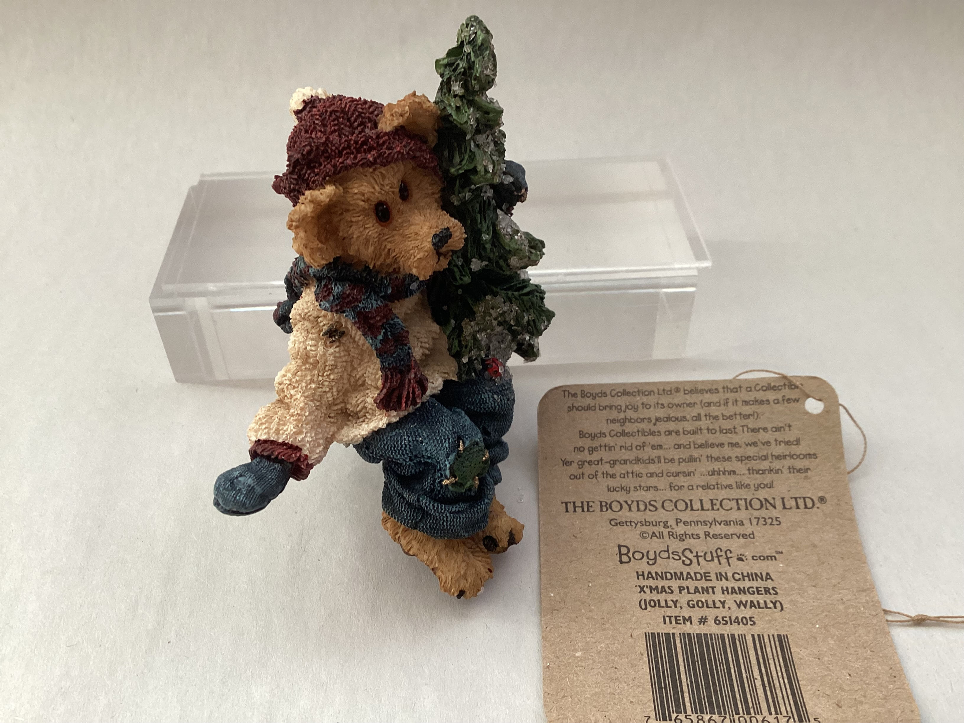 Boyds - The Boydsenbeary Patch Christmas Plant Hanger - Golly Holding Pine Tree