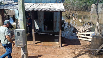 Rio Jacuí volta a subir e Defesa Civil começa a remoção de famílias