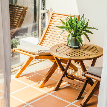 Cedar vs. Composite Decking: Which Is Right for You?