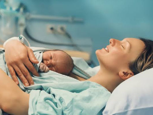 El parto humanizado se concentra en el proceso natural con intervenciones innecesarias mínimas