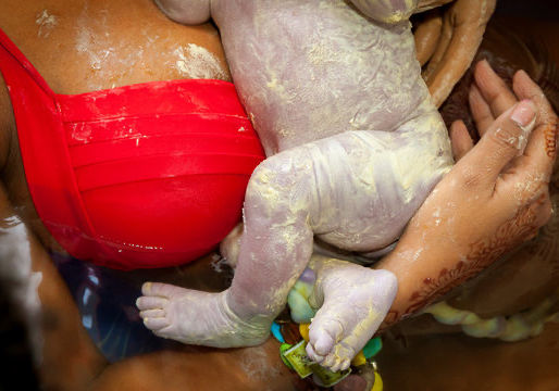 El vernix apoya la lactancia