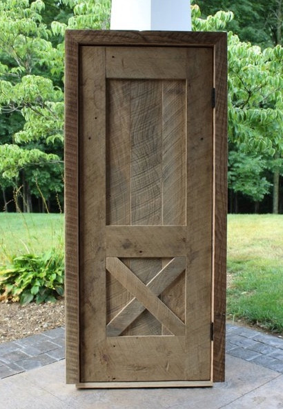 MODERN FARMHOUSE Must Have: Reclaimed Wood. Rustic reclaimed wood closet door from Keeriah. More inspo and review at lovinglygray.com.