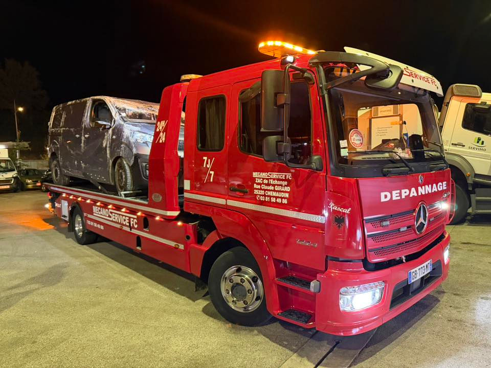 Dépannage et remorquage de véhicule utilitaire à Besançon de nuit - Mecano Service FC