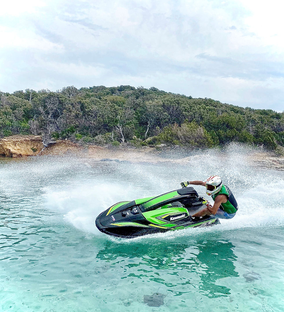 Virage Éclaboussant en Jet Ski Vert