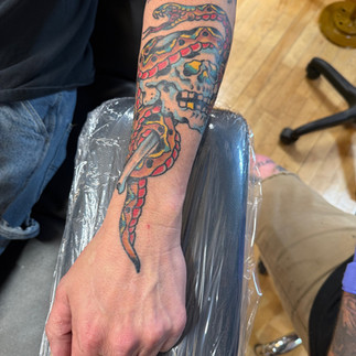 Tattoo with good flow on body