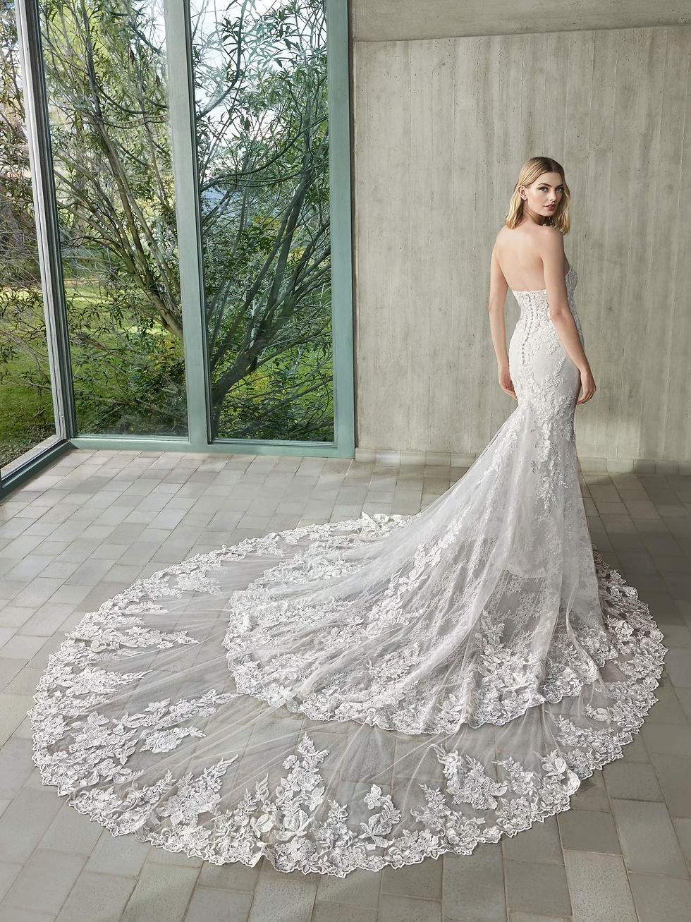Thumbnail: Pronovias: Georgi