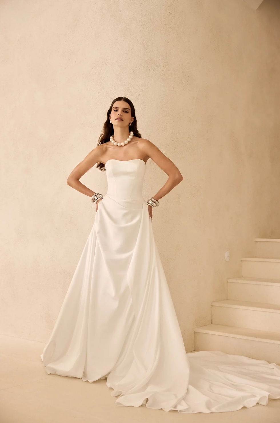 Thumbnail: La Premiere White: Dakota