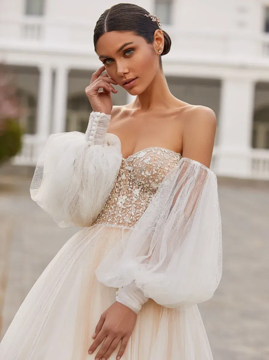 Thumbnail: Pronovias: Drew