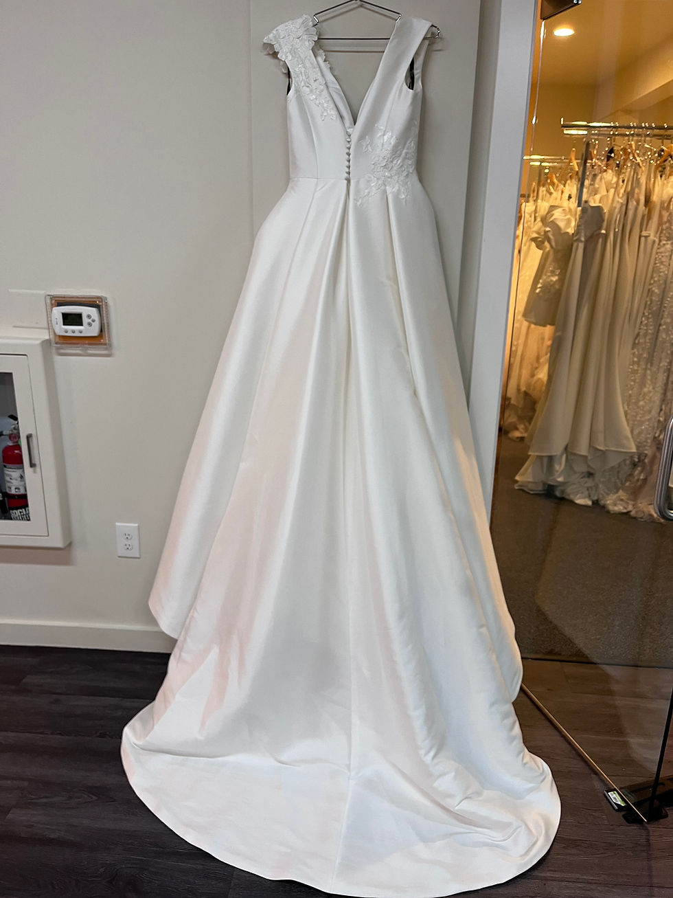 Thumbnail: Vera Wang Bride: Silvana