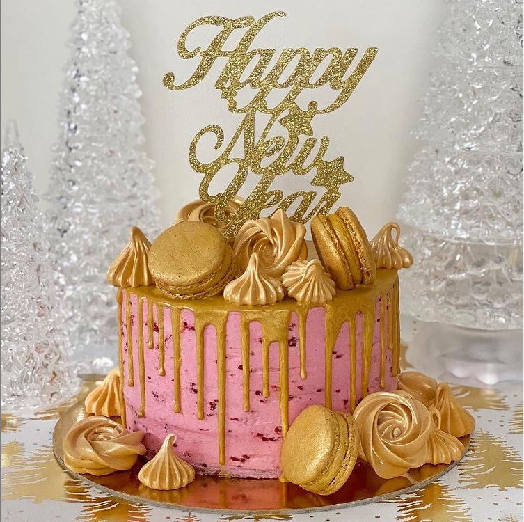 new year drip cake