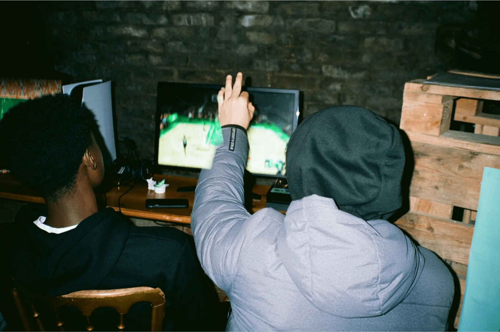 eyc-esports-youth-club-london.webp
