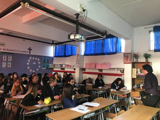 Junto a docentes de la Escuela Primitiva Echeverría