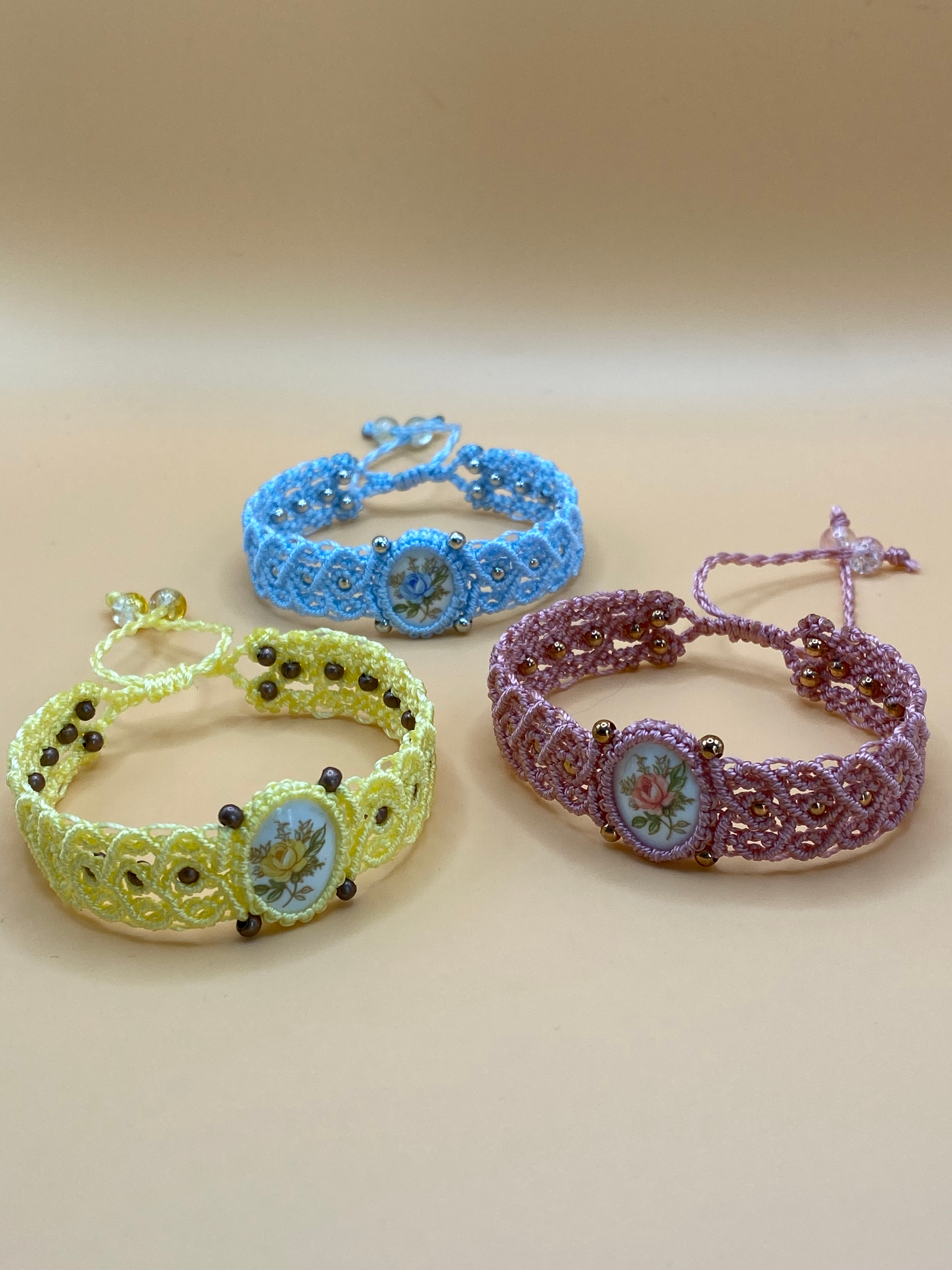 handmade macrame bracelet rose cabochon pink yellow blue