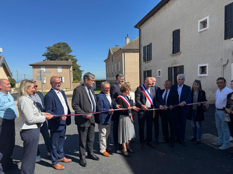 Inauguration de la place du Platre à Saint-Amour-Bellevue