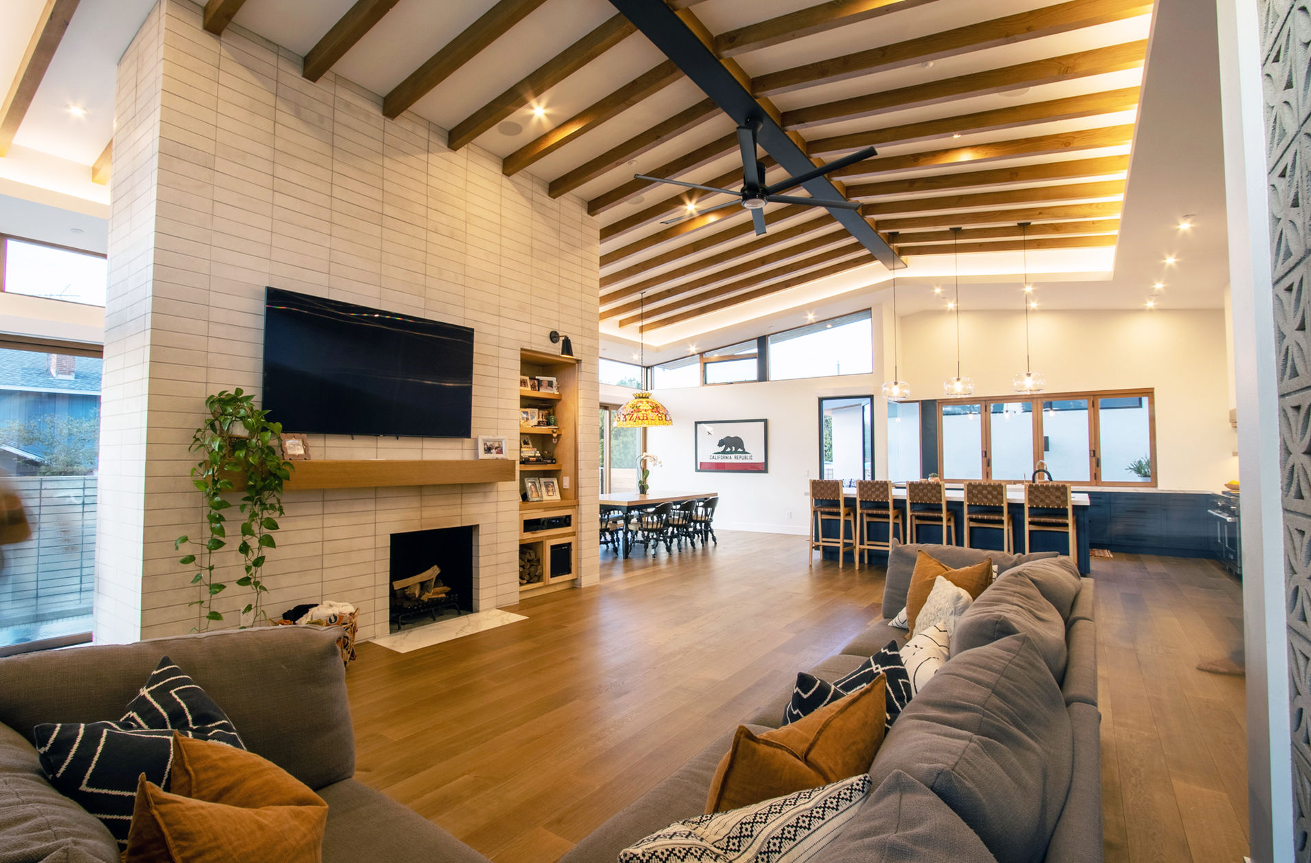 Monte Vista - Living Room Interior, showcasing open floor plan, ribbed ceiling, and natural light - Meddock Architects