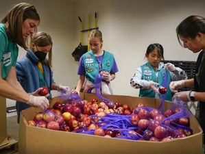 San Diego Girl Scouts volunteer to help prevent food waste