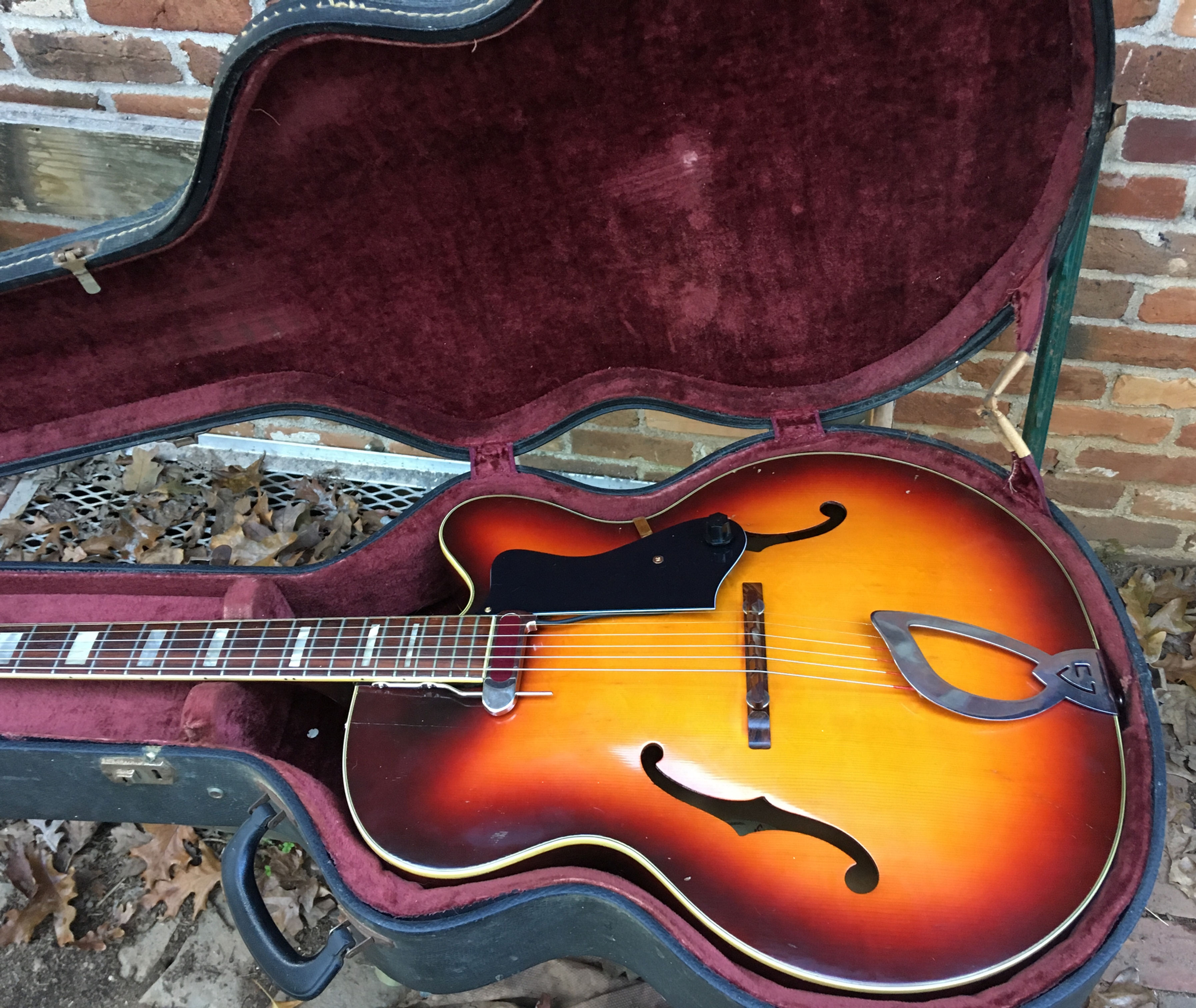 SOLD - 1965 Guild A-150