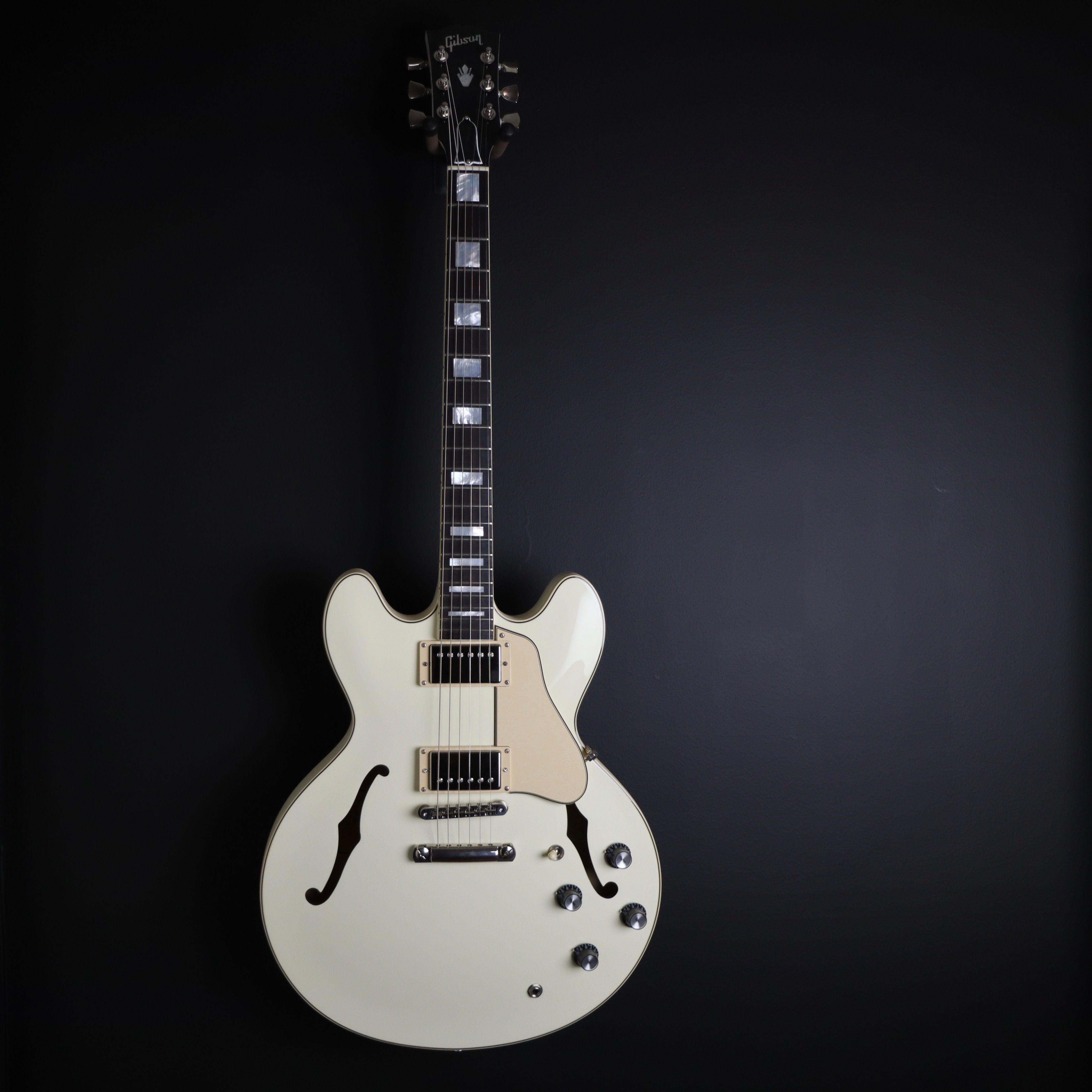 SOLD  - 2018 Gibson ES-335 Big Block Retro - Classic White - New condition