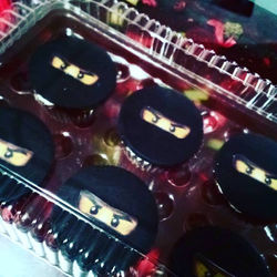 cupcake ninja lego negro