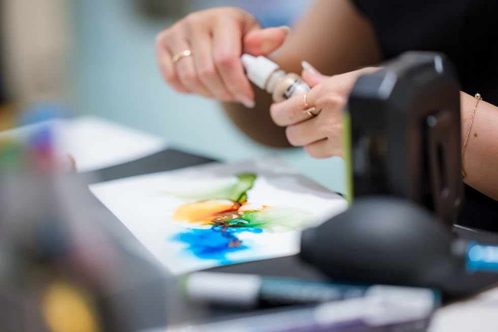 onsite alcohol ink painting at media and KOL event