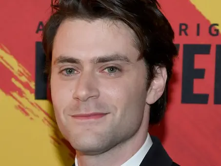 David Weil bei der Weltpremiere der ersten Staffel von „Hunters“ in Los Angeles auf dem roten Teppich – Schöpfer der Serie „Calamities“.