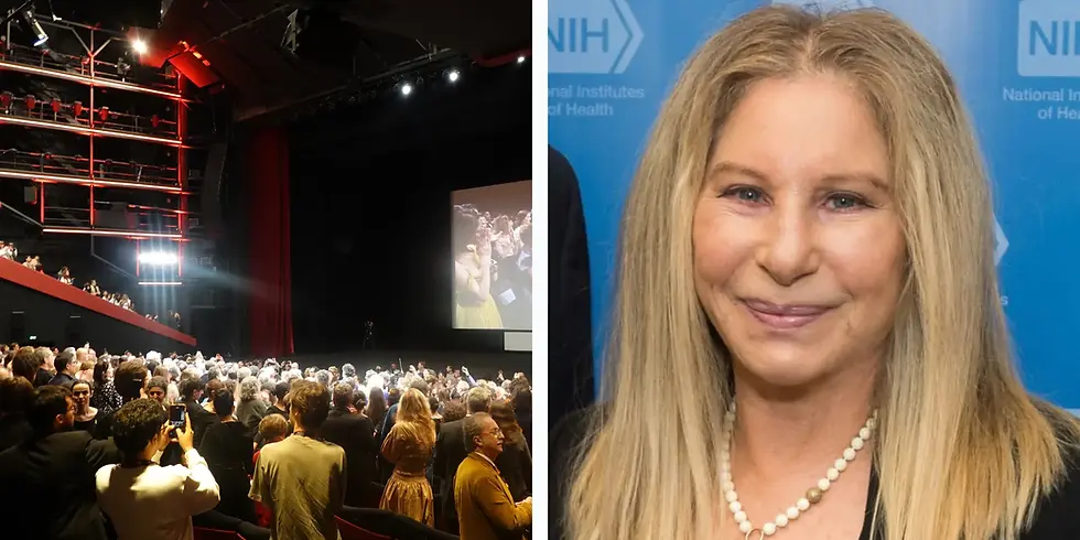 Collage aus zwei Bildern: Links ein voll besetzter Kinosaal während einer Festivalvorführung bei den Filmfestspielen von Cannes mit Publikum, roter Beleuchtung und großer Leinwand im Saal des Palais des Festivals. Rechts ein Porträt von Barbra Streisand mit langen blonden Haaren, schwarzer Kleidung und Perlenkette vor blauem Pressehintergrund.