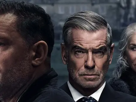 Tom Hardy, Pierce Brosnan und Helen Mirren im offiziellen Promobild zur Paramount+-Serie „MobLand: Familie bis aufs Blut“. Die drei Hauptdarsteller blicken ernst in die Kamera, vor düsterem Hintergrund im Stil eines Gangsterdramas.