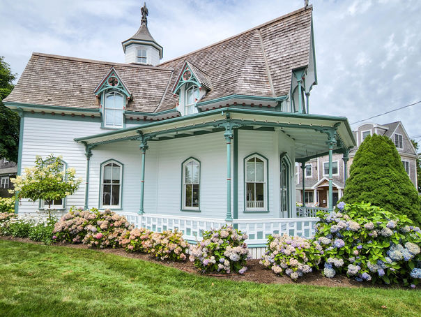 Exterior painting for residential and commercial customers on Cape Cod.