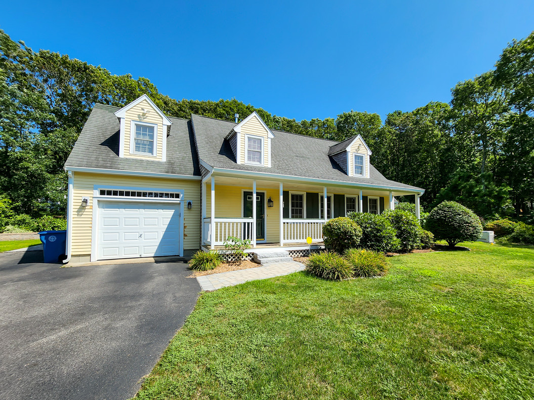 Exterior painting for residential and commercial customers on Cape Cod.