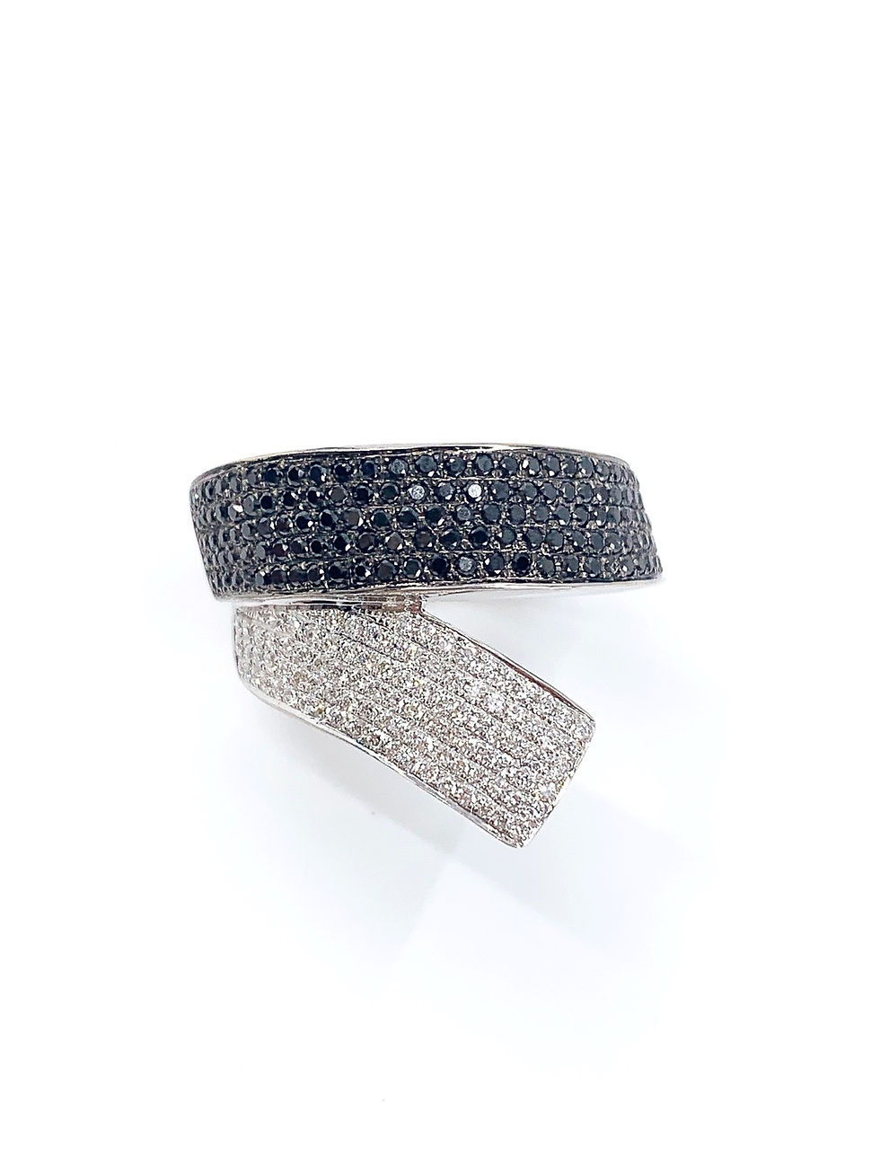 Thumbnail: Diamond Two Color design Ring 