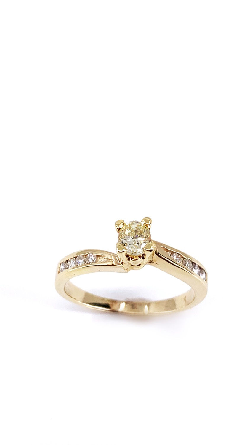Diamond Light Fancy Yellow Oval Ring