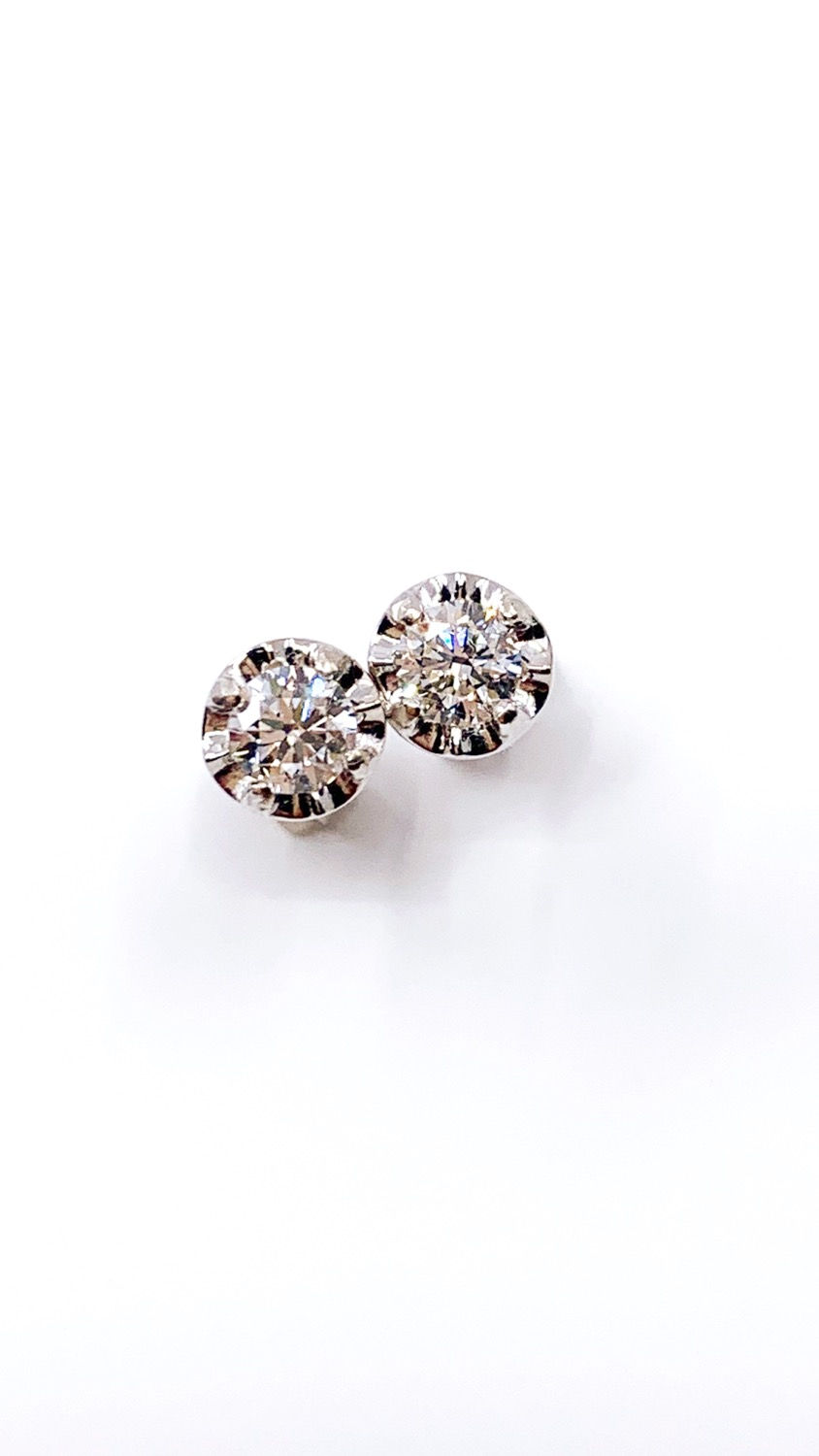 Thumbnail: Diamond Studs Earring