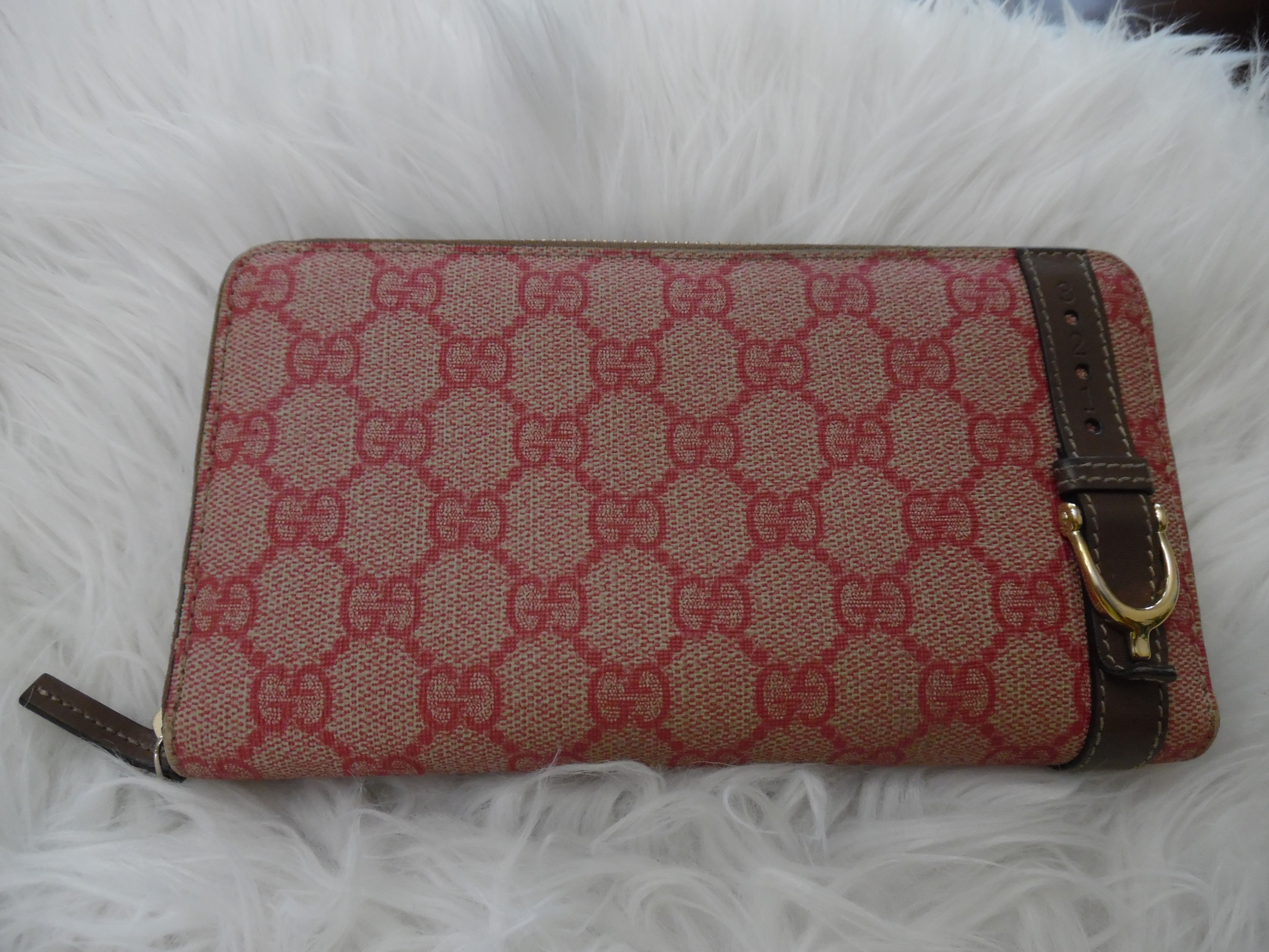 Gucci Pink Belt Motif Continental Wallet