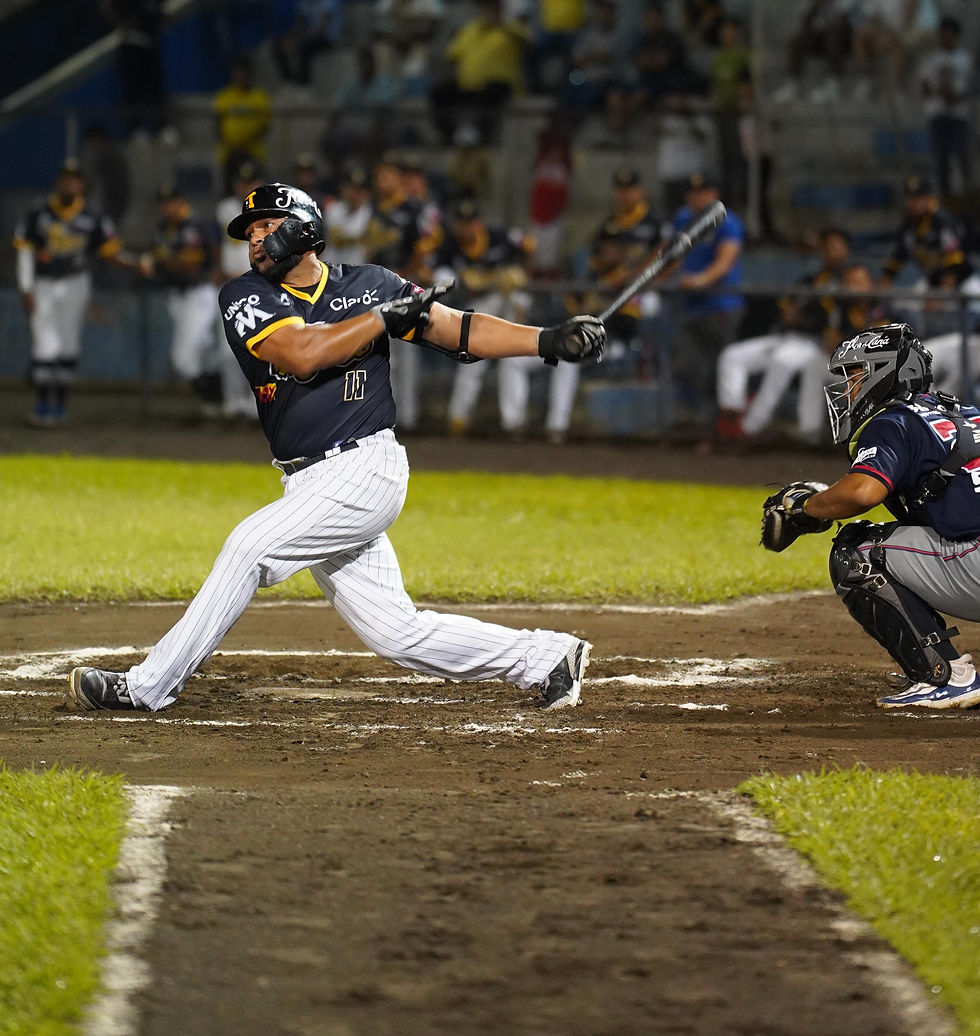 Ofilio Castro, con cuadrangular llega a 1,000 hits.