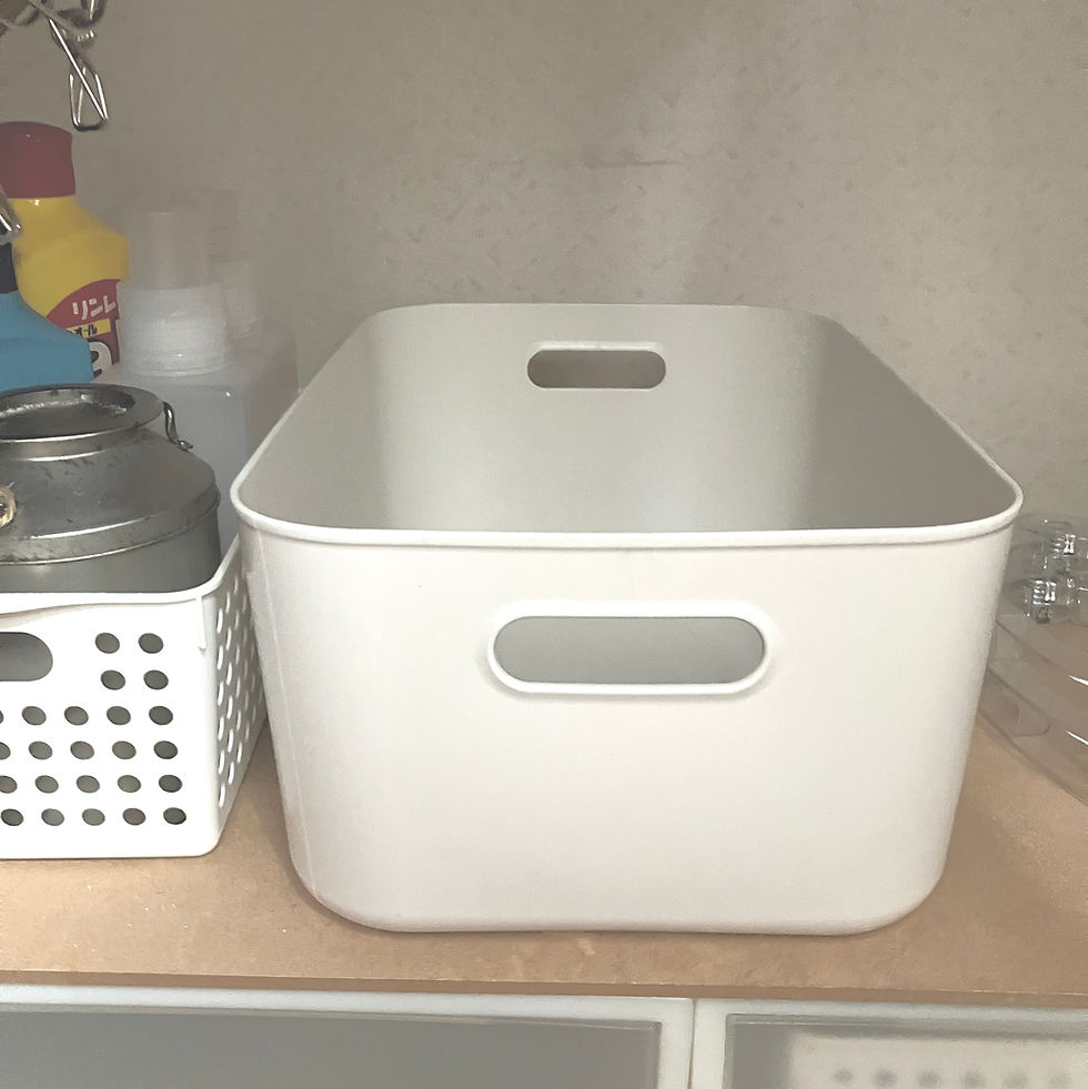 これは洗濯用ハンガーを入れて使っています