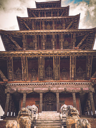 The Royal Squares Frozen in Time