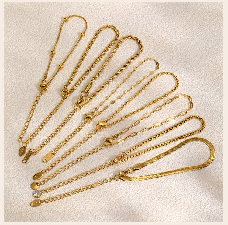 Thumbnail: Gold Chain Bracelet | Stackable Styles | Liyvora