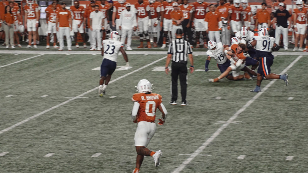 Arch Keeps Loses Helmet