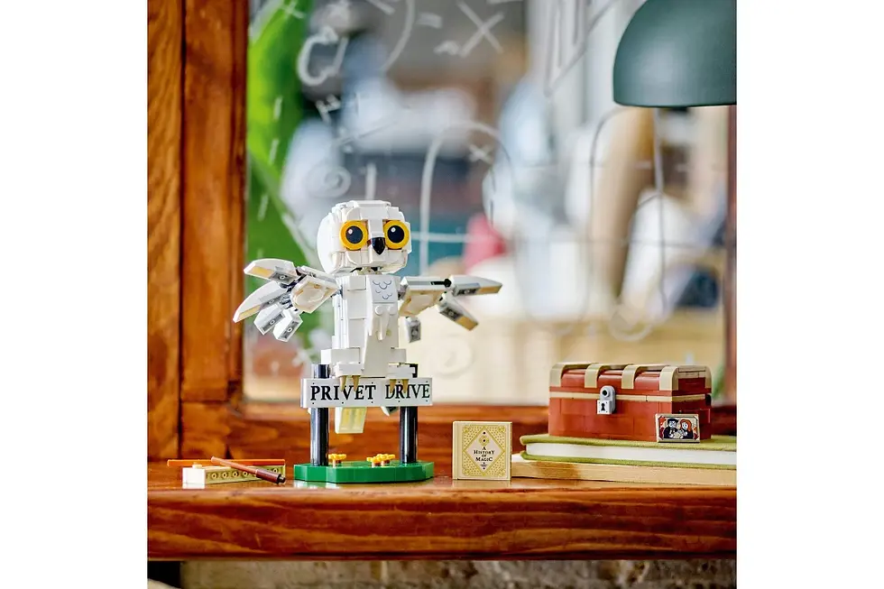 Thumbnail: LEGO Harry Potter Hedwig at 4 Privet Drive 76425