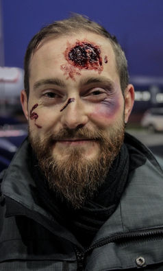 realistické maskování zranění na kurzu 1. pomoci opravdovým zážitkem PrPom Praha