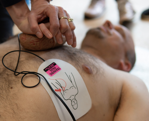 resuscitace pomocí AED na kurzu první pomoci opravdovým zážitkem PrPom Praha